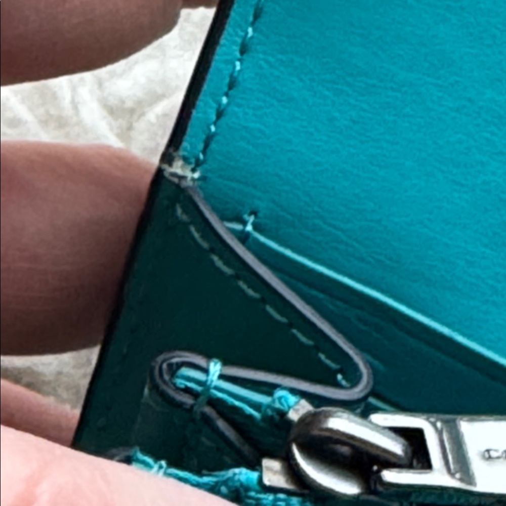 Coach Swagger Wallet - Picture 5 of 6